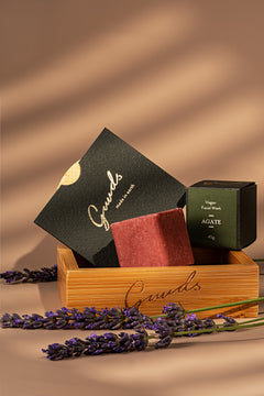 Agate GUUDS en rutina natural de limpieza facial