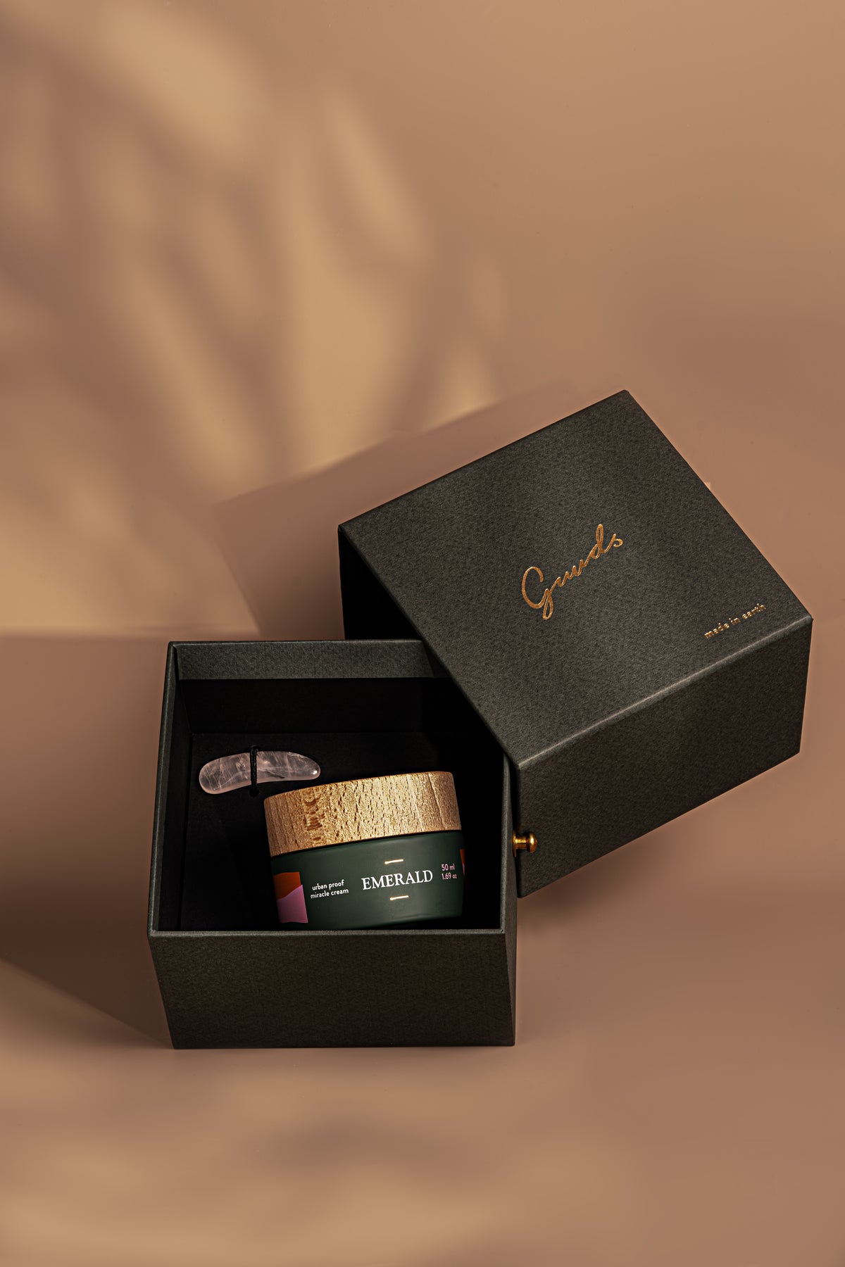 Emerald Miracle Cream GUUDS aplicada en rutina facial