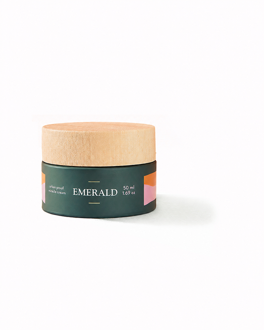 Emerald GUUDS 50 ml, crema facial nutritiva sobre fondo claro
