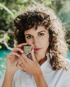 Agate GUUDS detalle del limpiador facial sólido